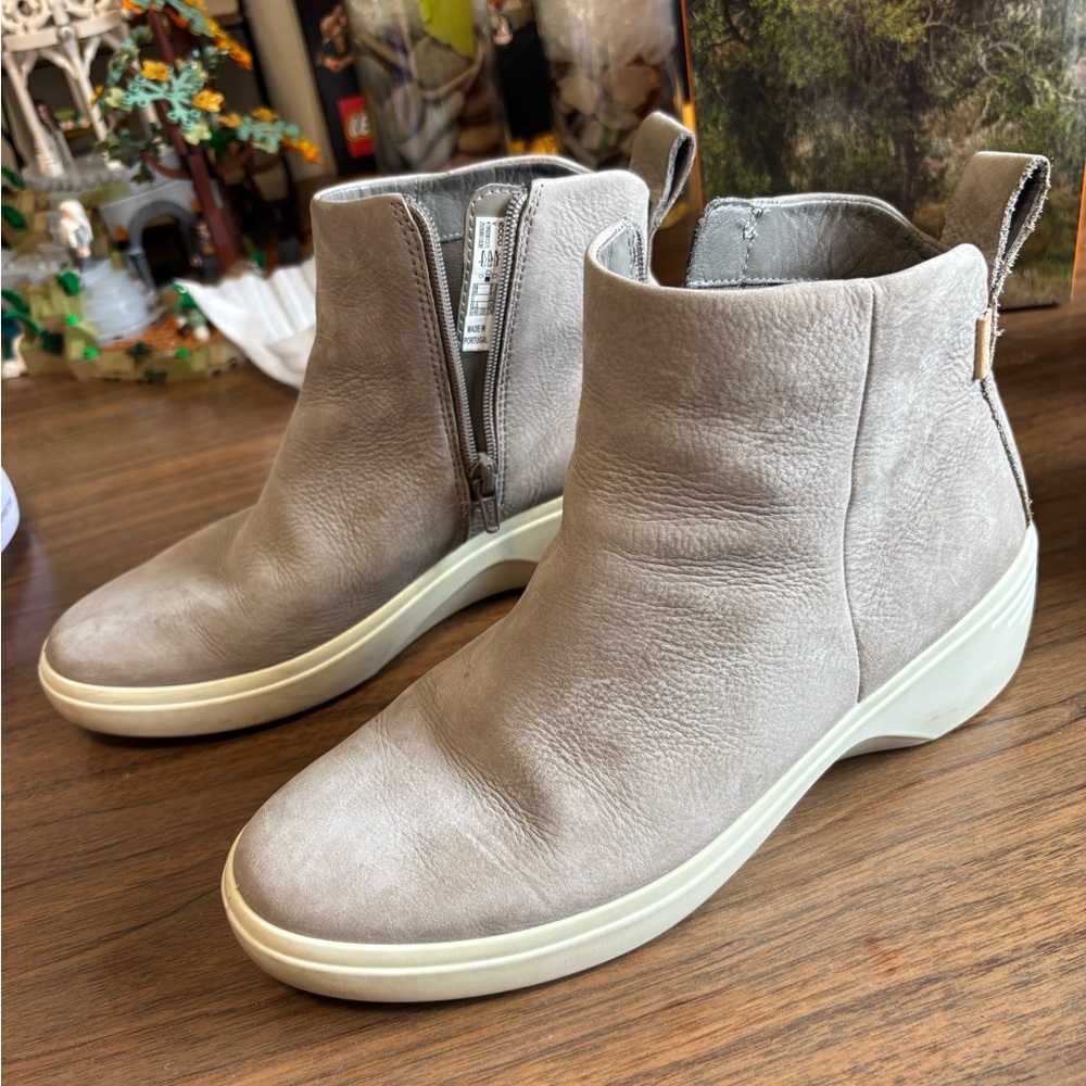 Ecco Soft 7 Wedge boots